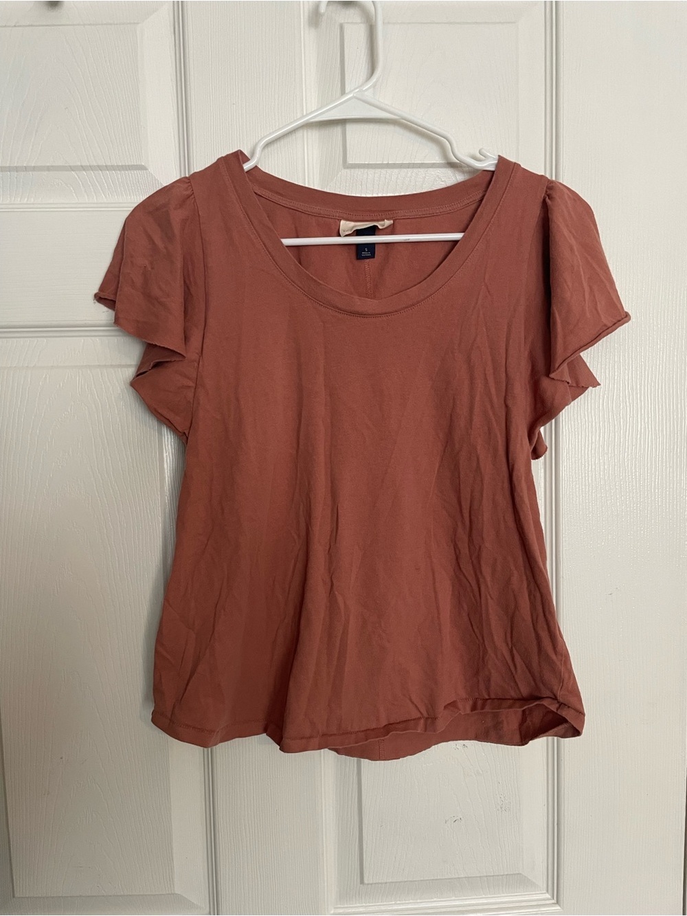Universal Thread Women's size Small Crop Flutter Sleeve Tee in Rust Color